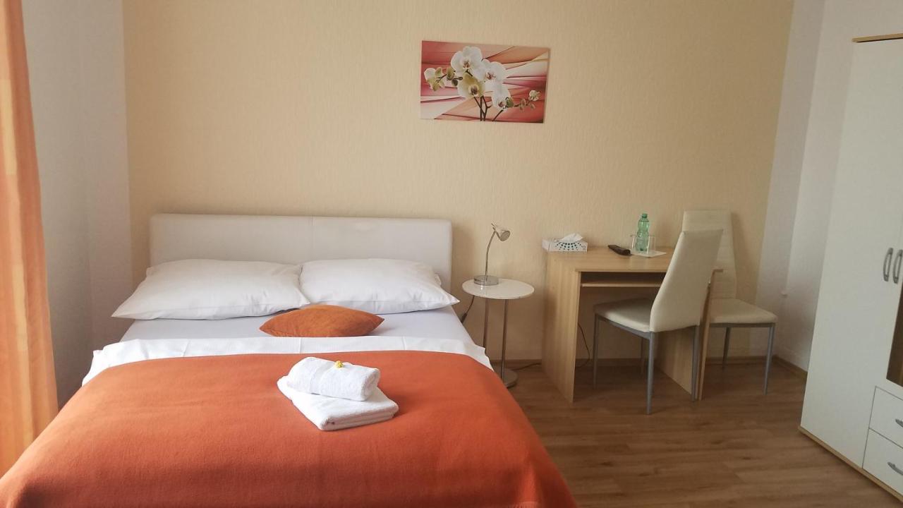 Hotel Monopol Hilden Bagian luar foto