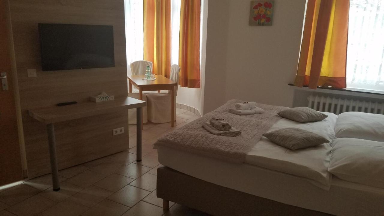 Hotel Monopol Hilden Bagian luar foto