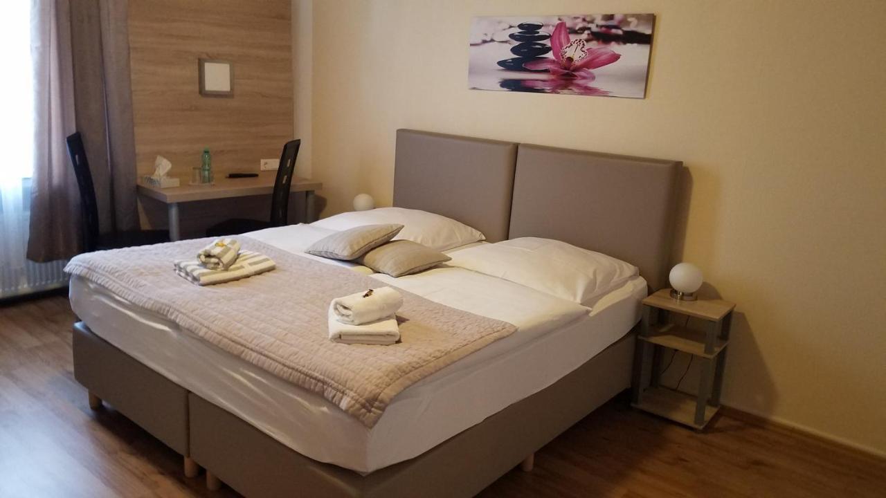 Hotel Monopol Hilden Bagian luar foto