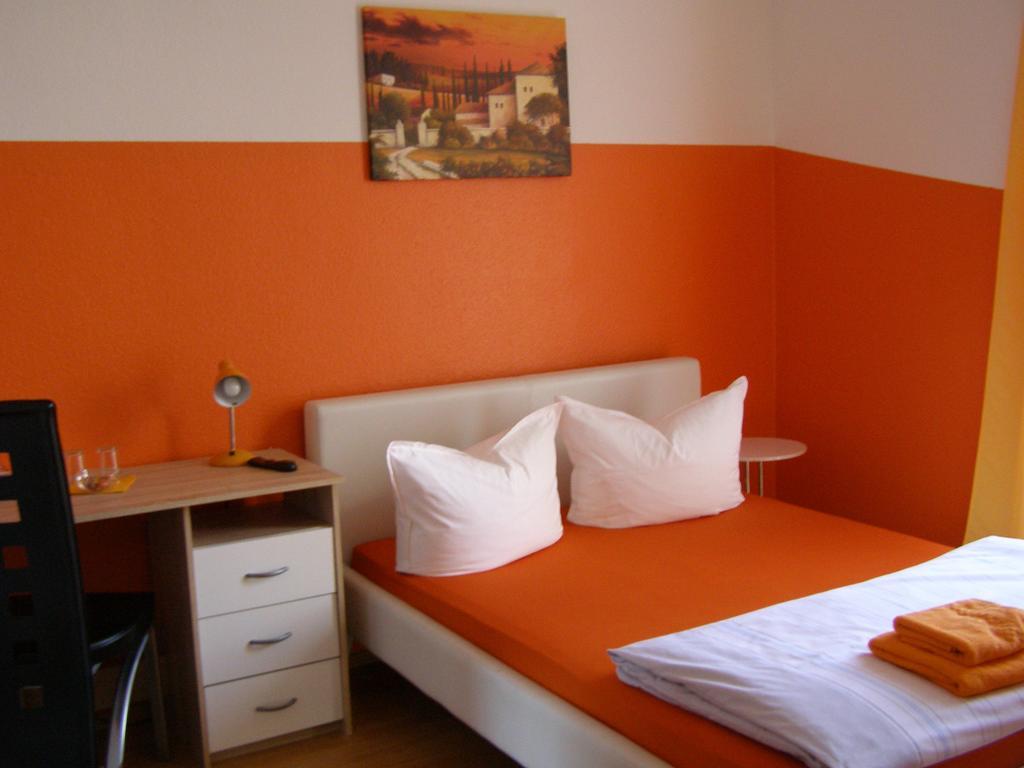 Hotel Monopol Hilden Ruang foto